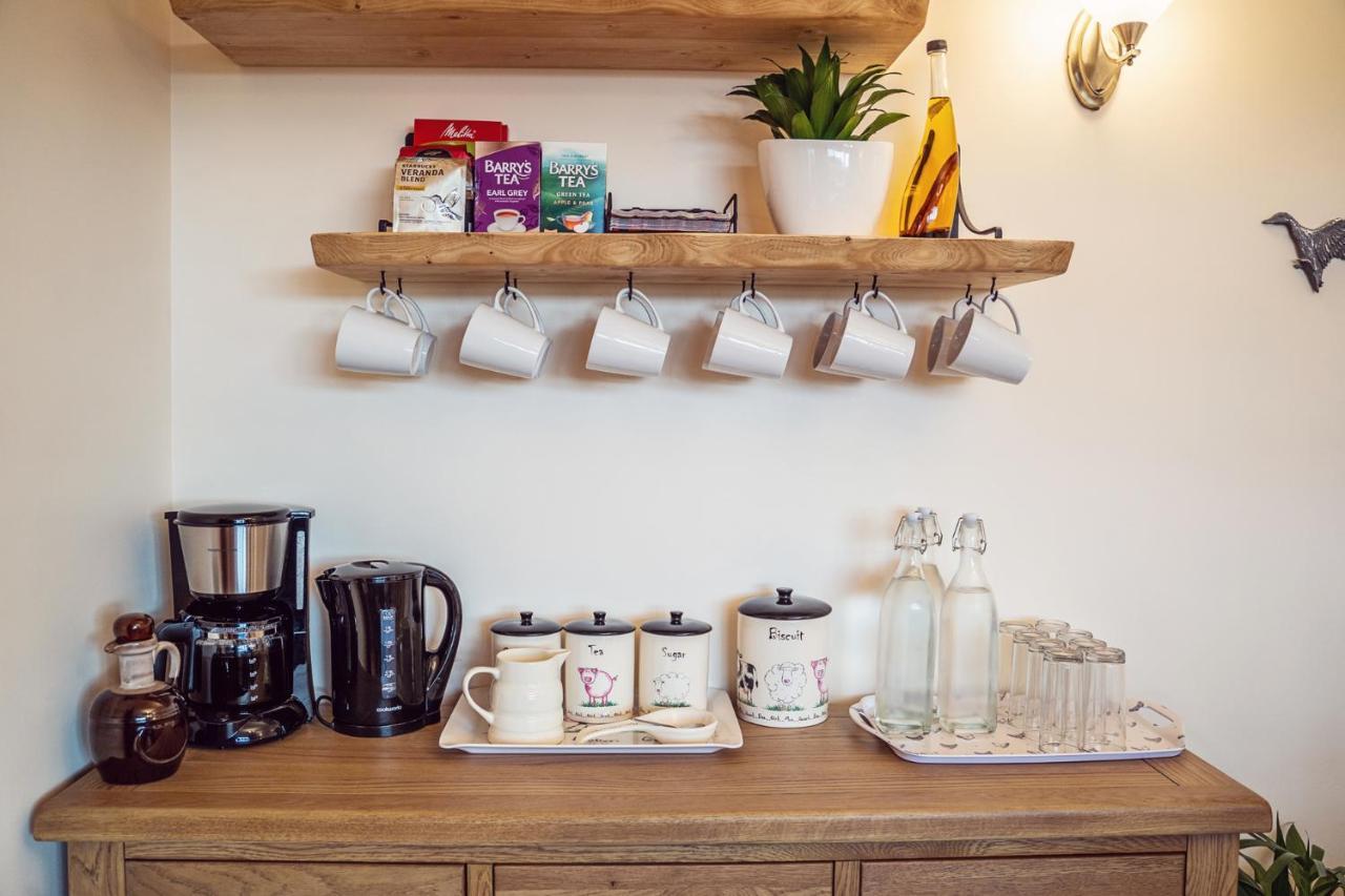 Ross Beach Family Farmhouse B&B Killala エクステリア 写真